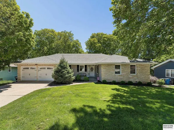 2205 S 90th St, Omaha, NE 68124