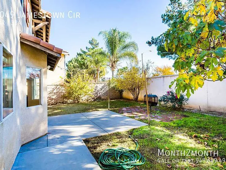 8049 Jamestown Cir — Photo 32