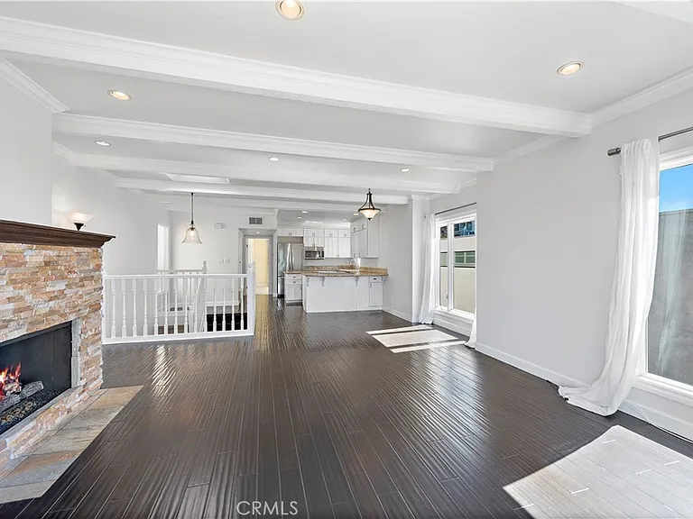 882 Acapulco St — Photo 18