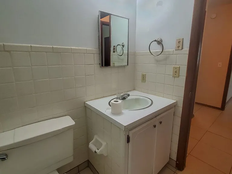 2429 N Market Ave #1/2 — Photo 18