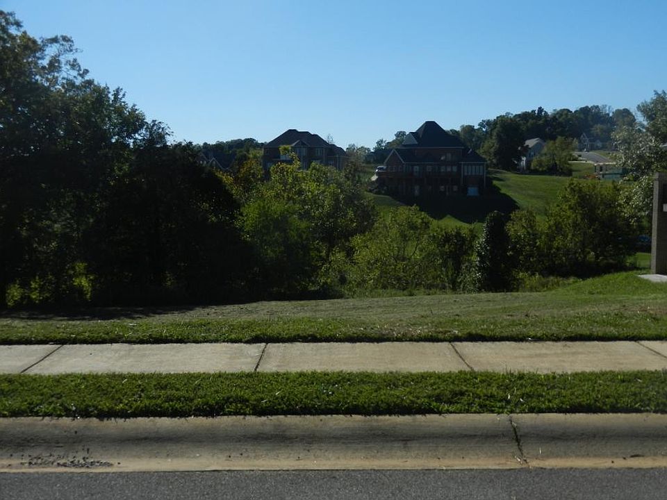1st image of 136 Forest Ln