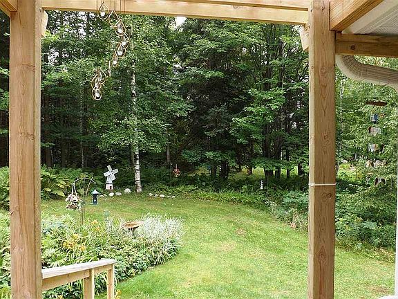 5th image of 137 Aspen Dr