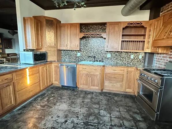 North Side, 604 N 3rd St APT 5, Clarksburg, WV 26301