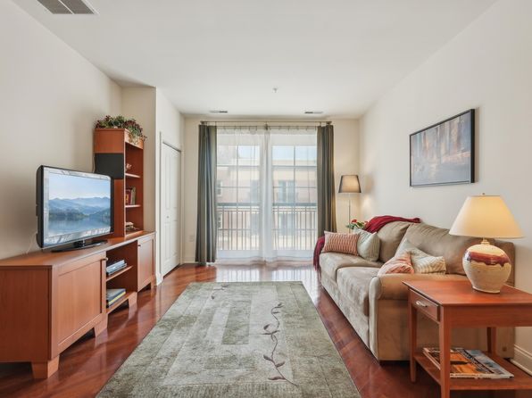 22 Avenue At Port Imperial APT 423, West New York, NJ 07093