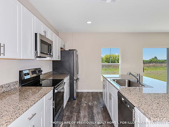 Catalina - Beachhouse Vibes Interior