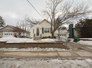 138 14th St NE, Rochester, MN 55906