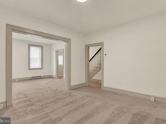 5th image of 405 W King St