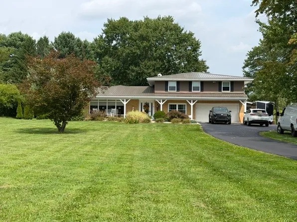 3453 Ellwood Rd, New Castle, PA 16101