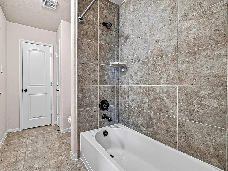 2931 Oakdale Landing Ct — Photo 33