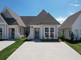 1061 Hunters Way, Opelika, AL 36801