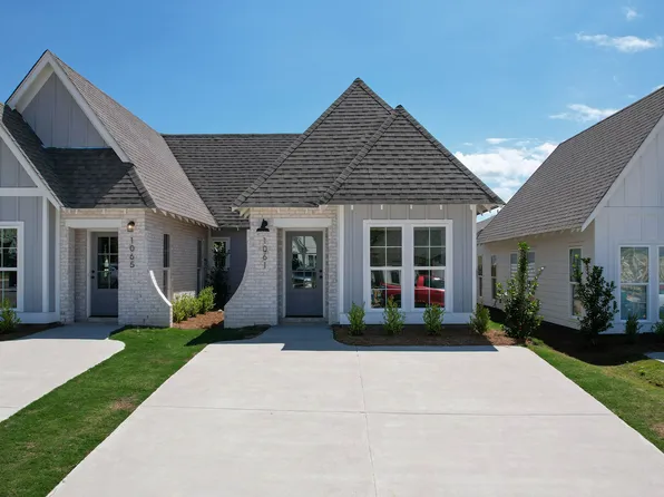 1061 Hunters Way, Opelika, AL 36801
