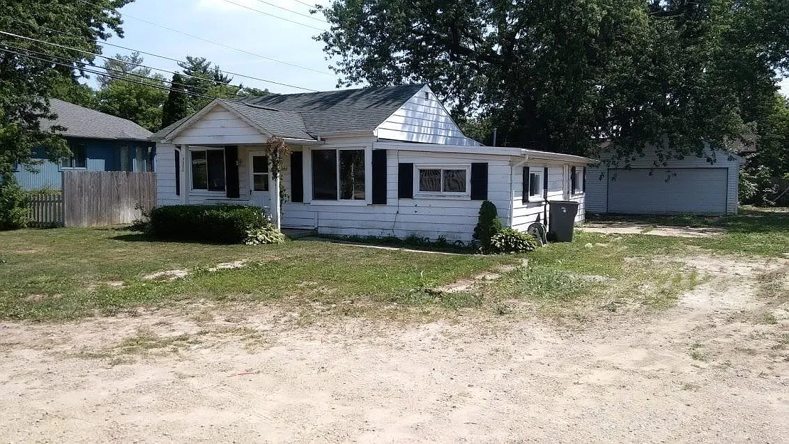 15950 Athens Avenue — Photo 4