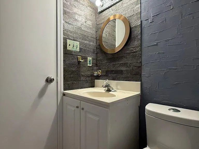 16 Farmington Cres #BASEMENT — Photo 10