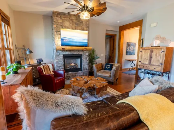 100-1 Saddle Notch Ln, Tuckasegee, NC 28783