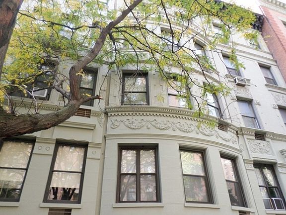 3rd image of 156 W 74th St APT 2C