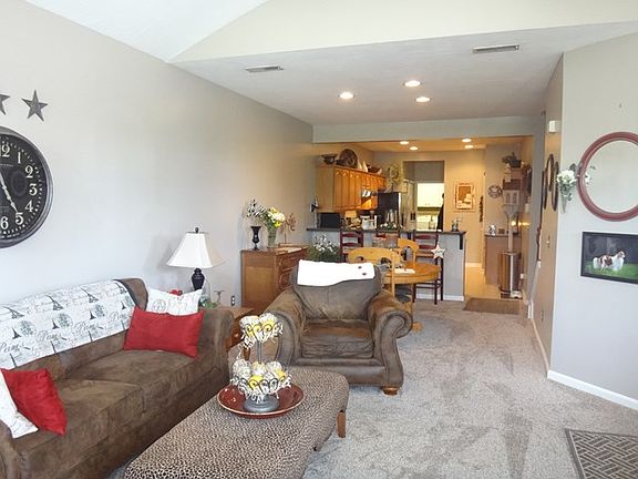 3rd image of 5 Harvestwood Dr