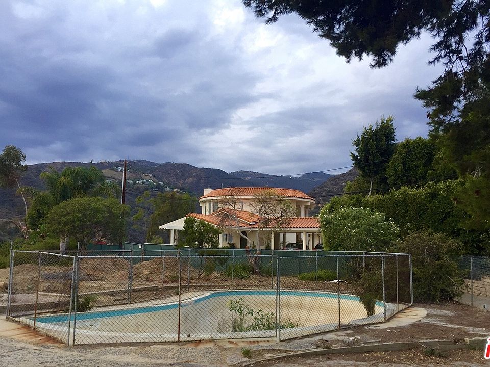 2nd image of 21023 Las Flores Mesa Dr