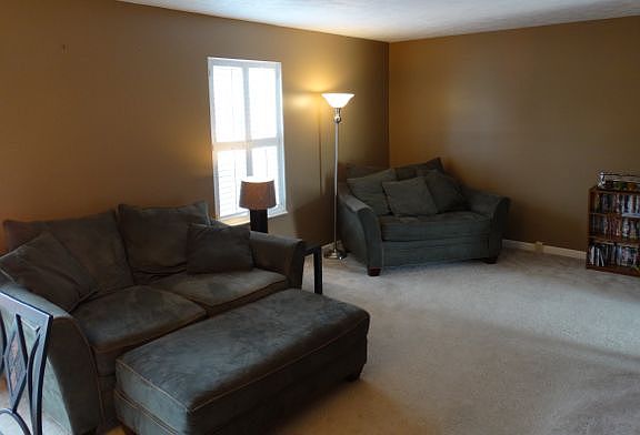 4th image of 1433 Yorktowne Dr