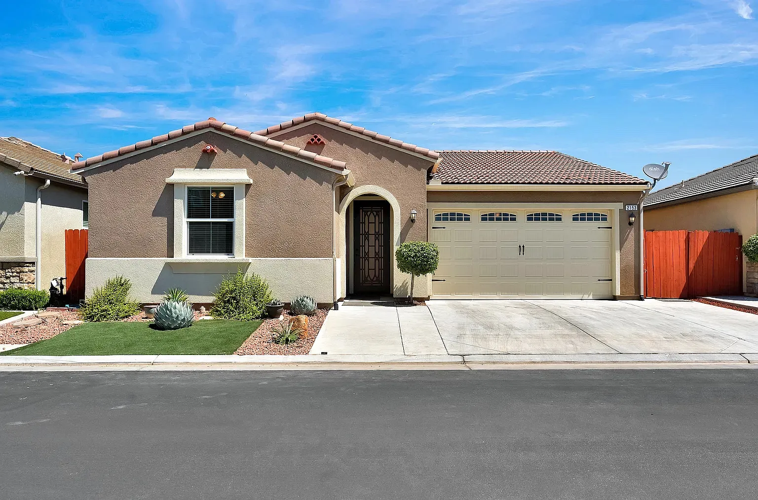 3 bed, 1702 sqft, $2,500 — Photo 1