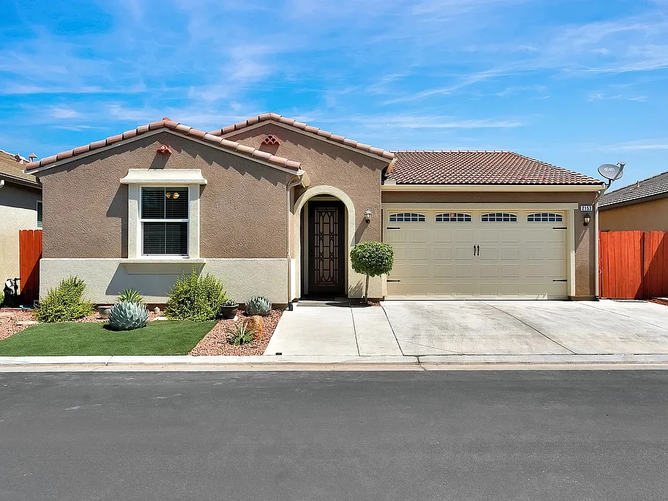 2153 Lombard Ln