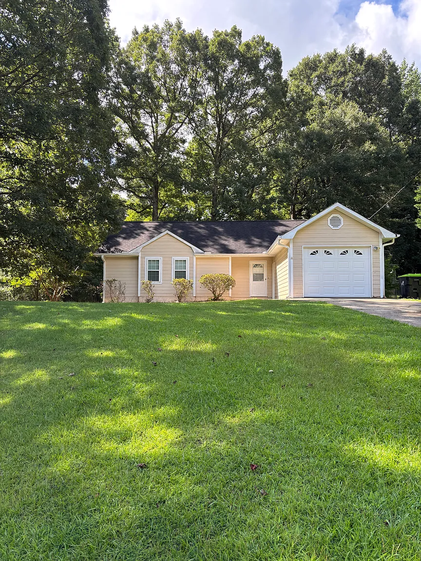 150 Adrian Dr photo 1