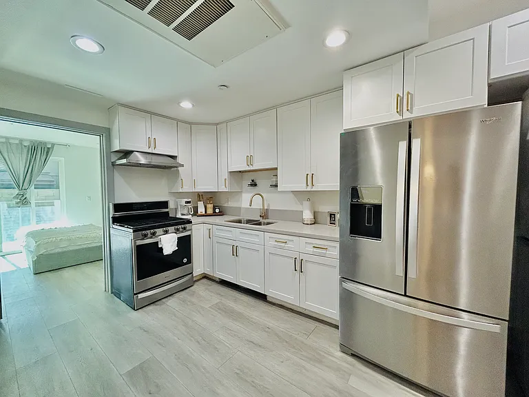 14954 Sherman Way #108 — Photo 25