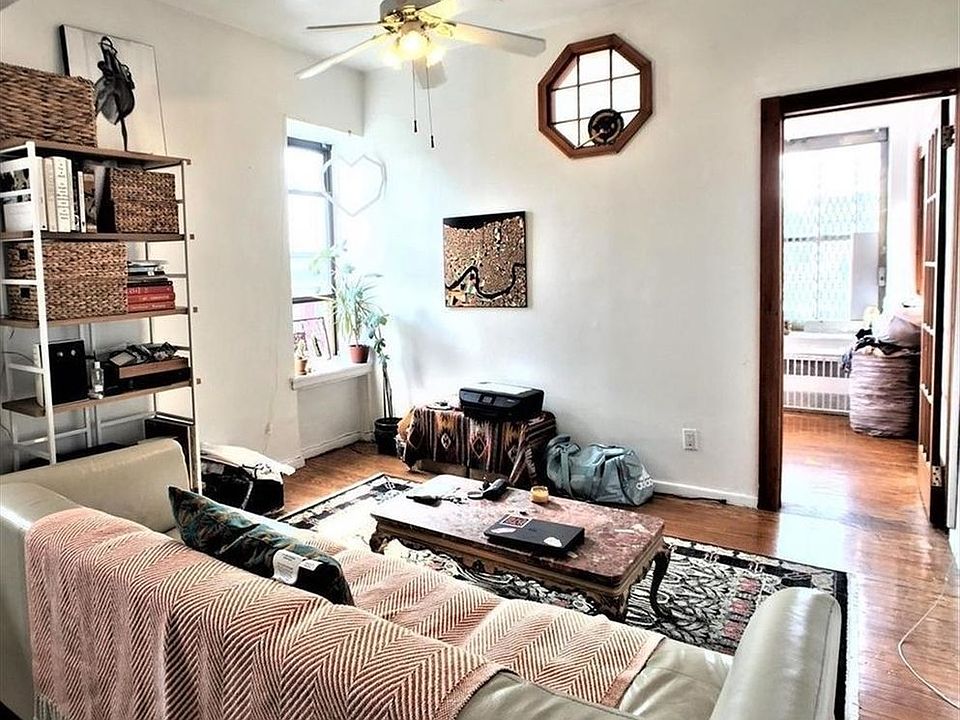 1st image of 601 E 11th St APT 5a