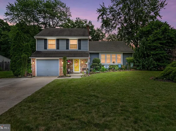 877 Doncaster Dr, West Deptford, NJ 08066