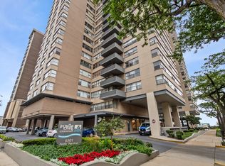 6301 N Sheridan Rd APT 21M, Chicago, IL 60660