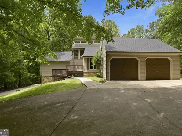 370 Darren Dr, Fayetteville, GA 30215
