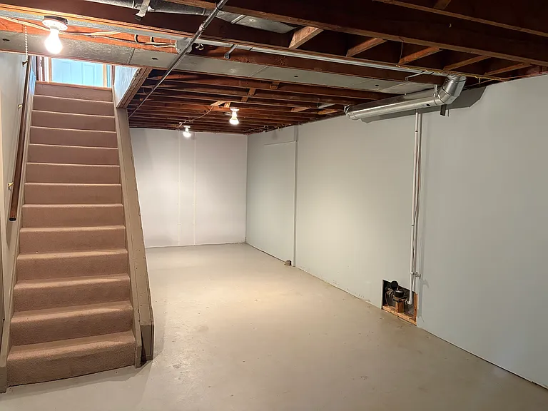 310 Yerkes St — Photo 12