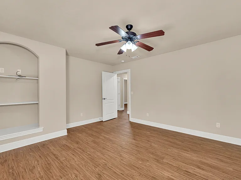 605 NW 17th Ct — Photo 18