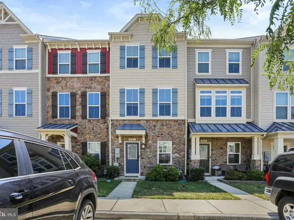 645 Ravenwood Dr, Glen Burnie, MD 21060