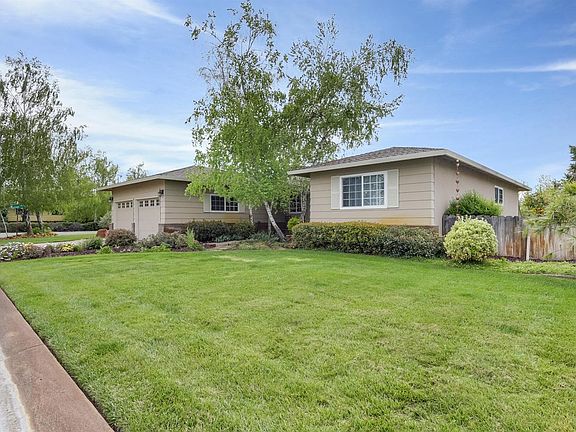 4th image of 2774 Carr Dr