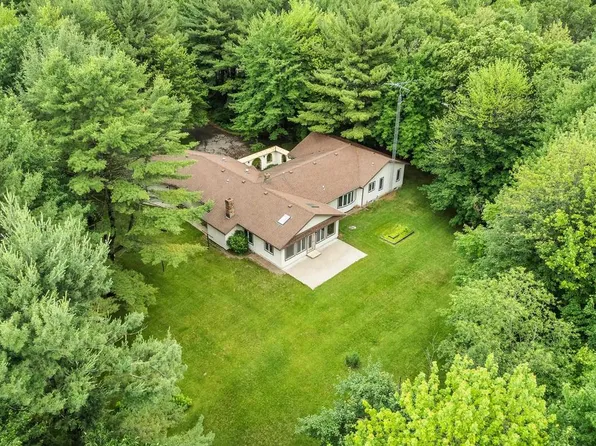 4240 COUNTY ROAD R, Stevens Point, WI 54482