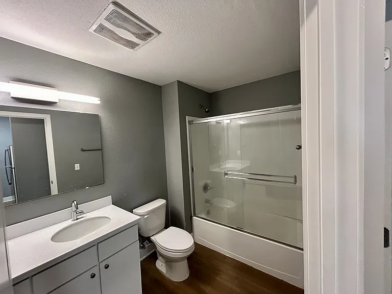 935 Michigan Street — Photo 22