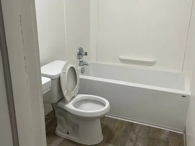 Oakview Terrace Apartments — Photo 10
