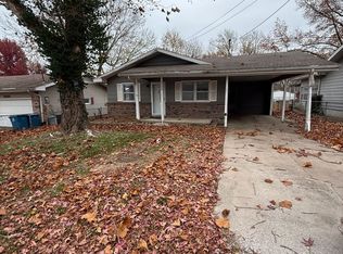 2224 N Roosevelt Ave, Springfield, MO 65803