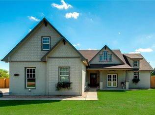 105 Westlawn Dr, Ovilla, TX 75154