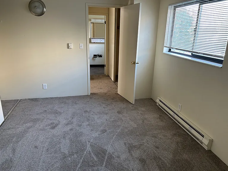 4130 11th Ave NE #8004 — Photo 7