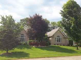 4325 Oak Tree Ct, Fenton, MI 48430