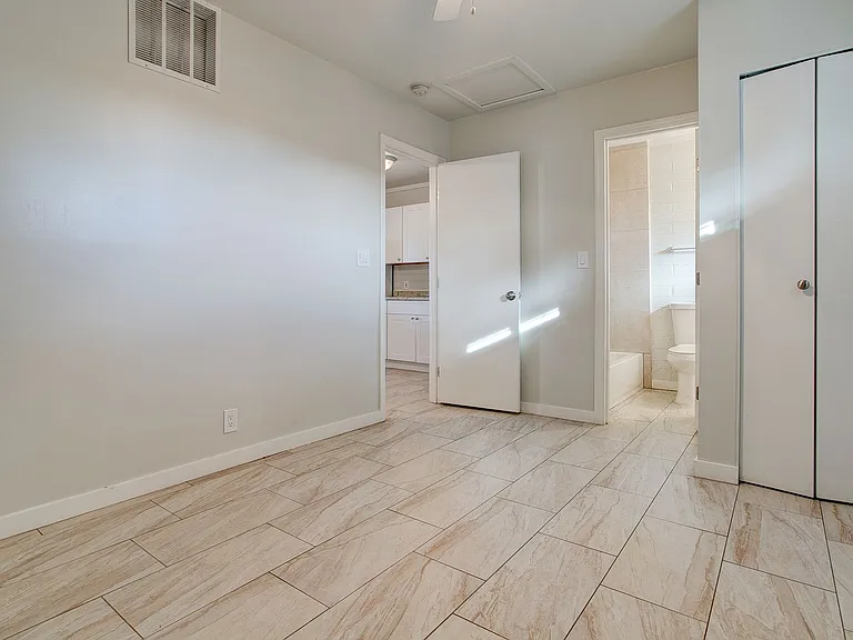 206-216 E Jones St — Photo 5