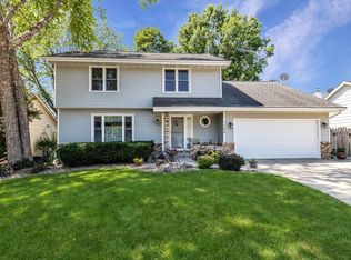 9644 Quail Rdg, Urbandale, IA 50322