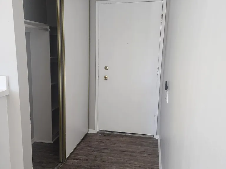 Saticoy Apartments — Photo 10