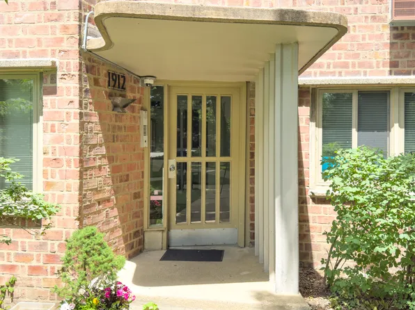 1912 W Hood Ave APT 1B, Chicago, IL 60660