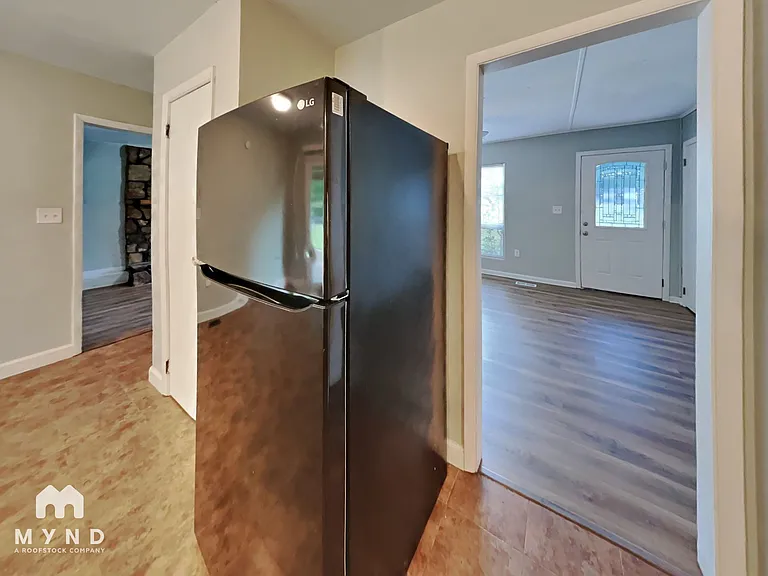 2225 Lisa Ann Dr SE — Photo 5