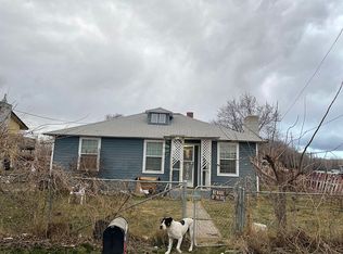 218 W Elizabeth St, Wapato, WA 98951