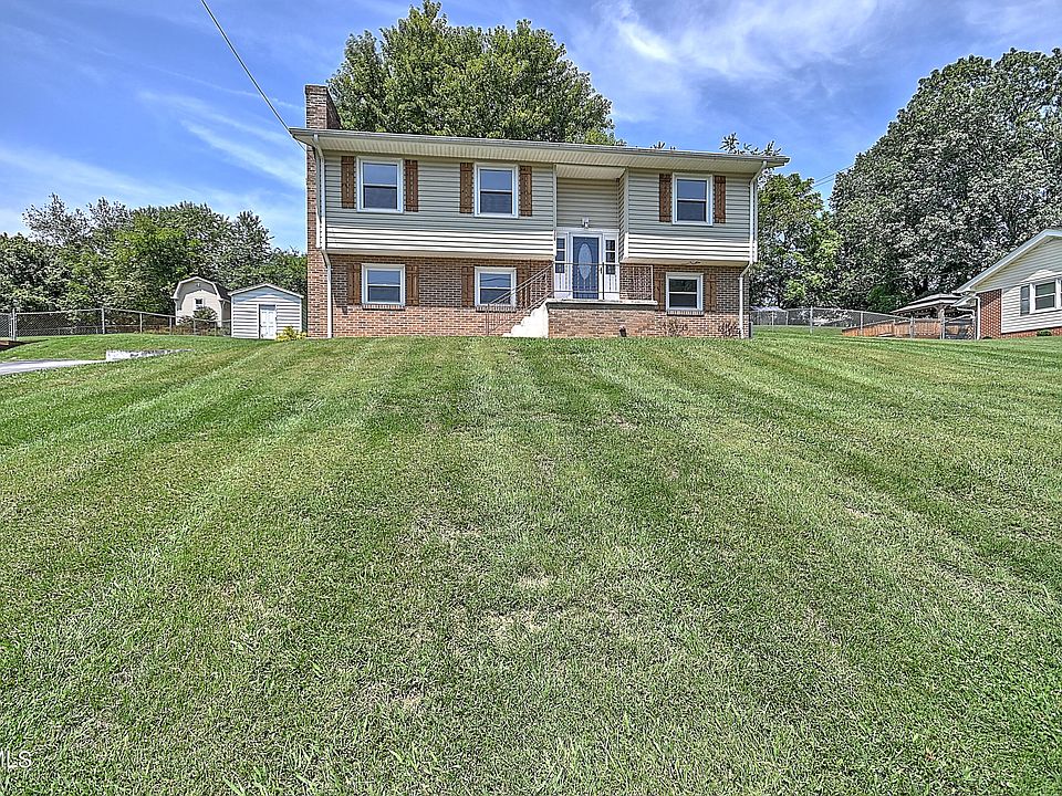1st image of 305 Mount Area Dr
