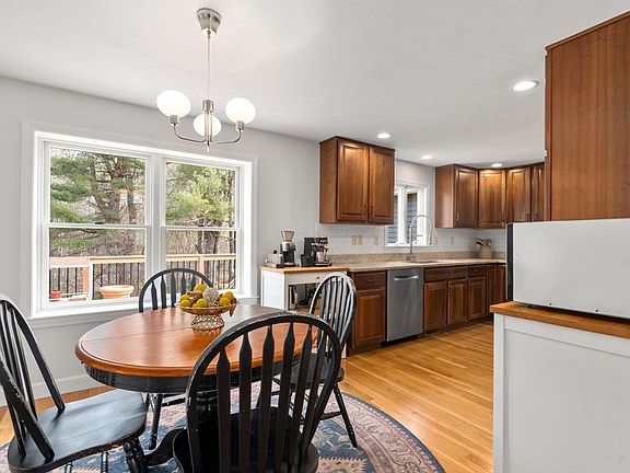 5th image of 10 Wright Rd