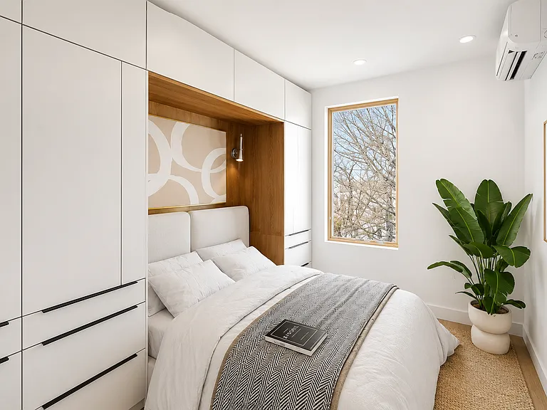 135 Moffat St #2RR — Photo 3